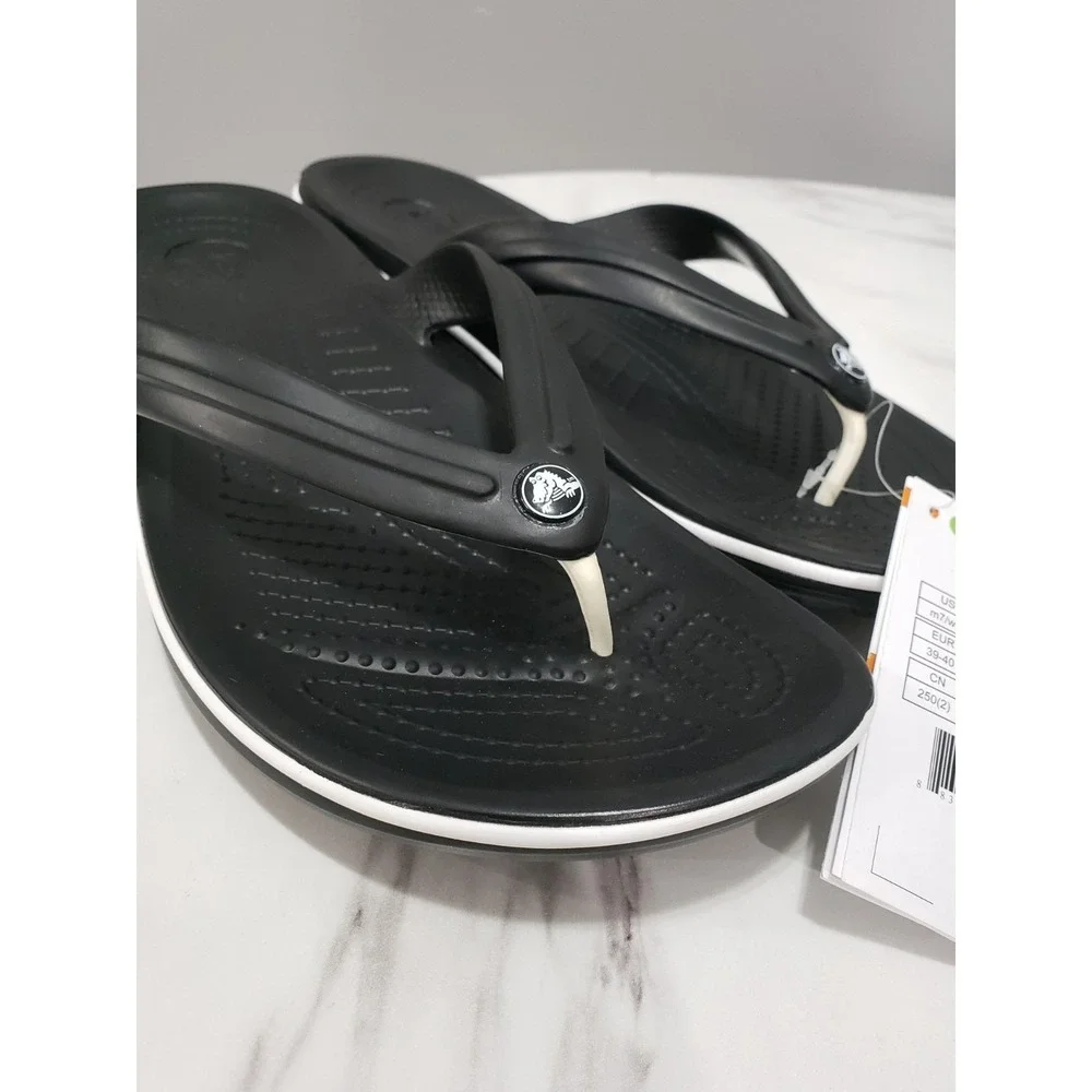 NEW MENS 7 / WOMENS 9 Crocs Crocband Flip Flop Athletic Thong Sandals 11033-001